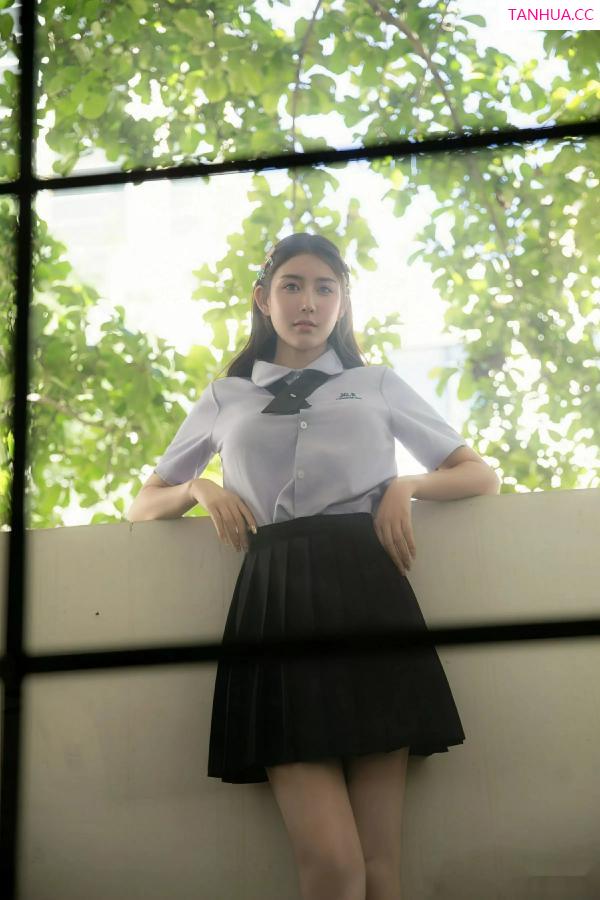   [XiuRen]高清写真图 2025.08.05 No.10622 悦兮 蓝色衬衣第12张图片